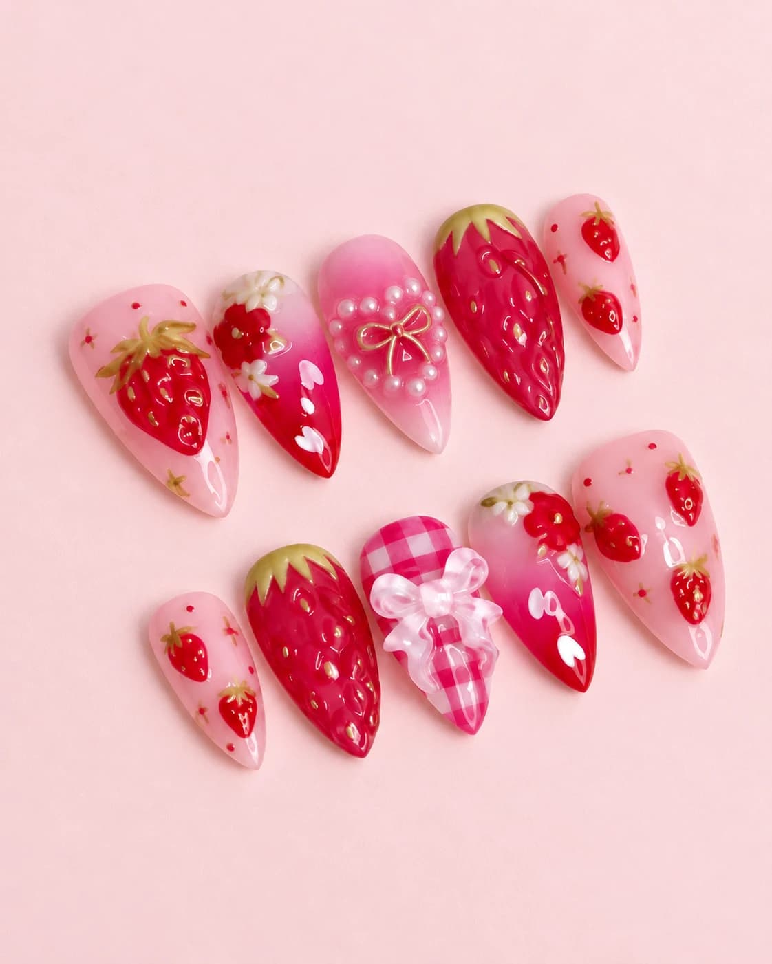 Strawberry Pop sobre fondo rosa